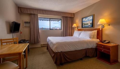 Standard Studio, 1 Queen Bed, Kitchenette, City View