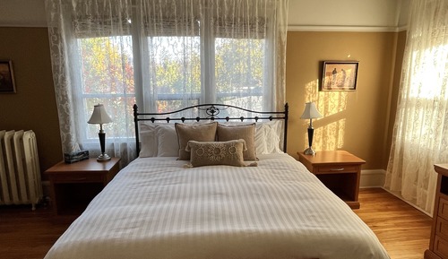 Honeymoon Single Room