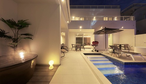Villa (C, Pets allowed)