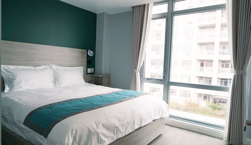 Deluxe Suite, City View