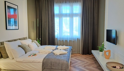 Deluxe Suite, 1 Bedroom, Kitchenette, City View
