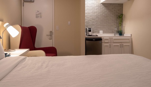Suite, 1 King Bed (Ambassador)