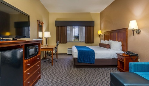 Standard Room, 1 King Bed, Non Smoking, Refrigerator & Microwave