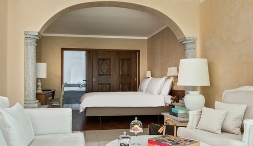 Panorama Corner Suite, Lake View