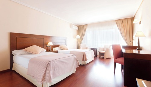 Standard Double Room (2 Adultos)
