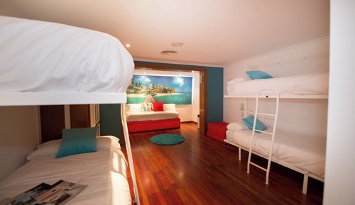 Family Room, Multiple Beds (2 Adults and 2 Children)