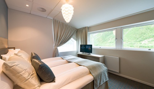Suite (Modern)
