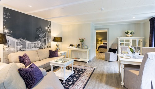 Suite (Historic)