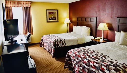 Deluxe Room, 2 Queen Beds, Smoking