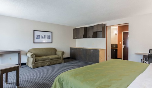 Suite, 1 King Bed, Non Smoking