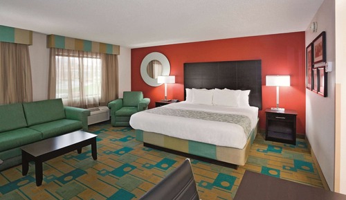 Suite, 1 King Bed, Non Smoking
