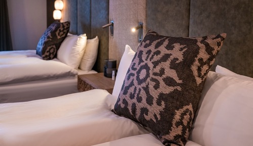 Room, 2 Queen Beds (Chalet Edelweiss)