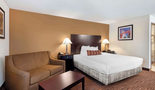 Standard Room, 1 King Bed, Non Smoking (with Sofabed)