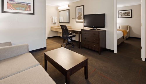 Family Suite, Multiple Beds, Non Smoking, Refrigerator & Microwave (with Sofabed)