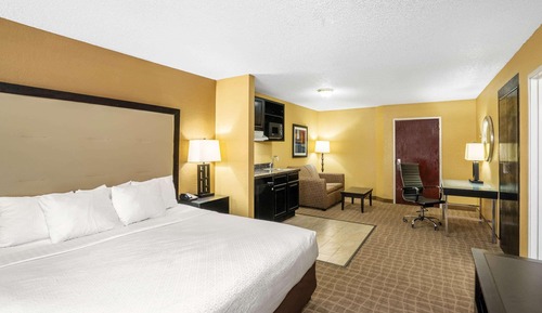 Suite, 1 King Bed, Non Smoking, Jetted Tub