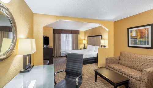 Deluxe Room, 1 King Bed, Non Smoking (Deluxe Executive Room)