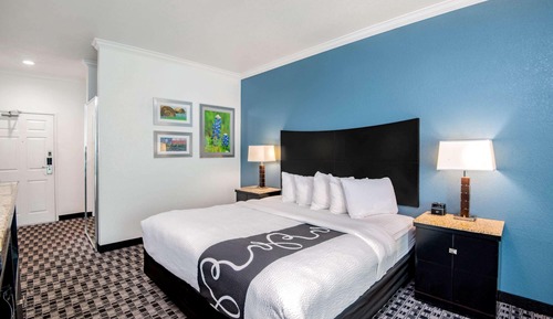Deluxe Room, 1 King Bed, Non Smoking