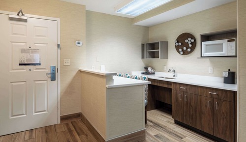 Suite, 1 King Bed, Accessible (Roll-in Shower)