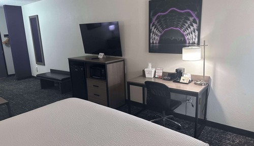 Suite, 1 King Bed, Non Smoking, Hot Tub
