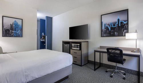 Standard Room, 1 Queen Bed, Accessible, Non Smoking