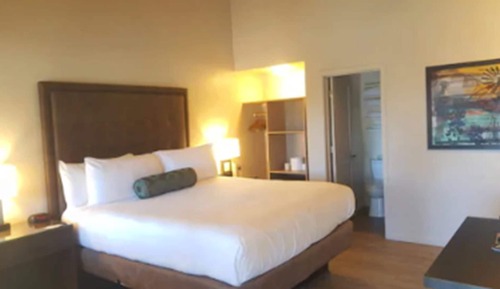 Deluxe Room, 1 King Bed