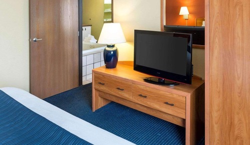 Suite, 1 King Bed, Non Smoking