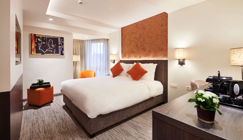 Standard Room, 1 Queen Bed