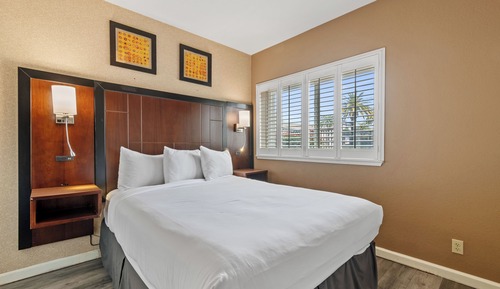 Suite, 2 Queen Beds (Two Queen)
