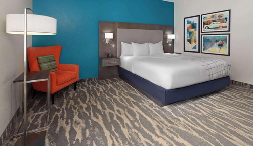 Deluxe Room, 1 King Bed, Non Smoking