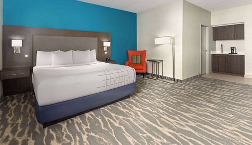 Deluxe Room, 1 King Bed, Non Smoking, Fireplace