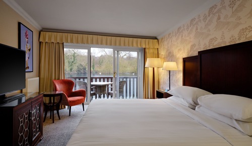 Superior Room, 1 King Bed, Balcony, Lake View