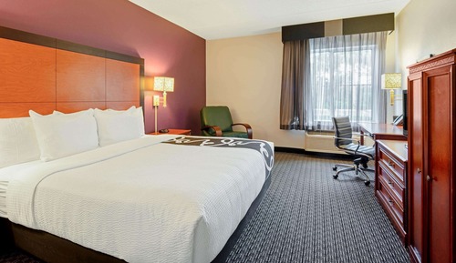 Suite, 1 King Bed, Non Smoking