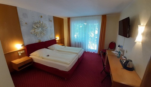 Economy Double Room, 2 Twin Beds, Non Smoking, Ground Floor