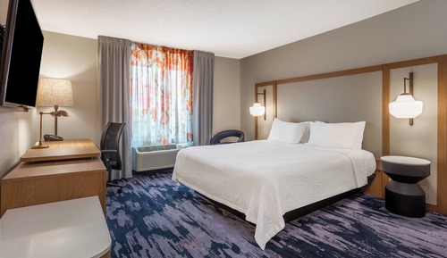 Room, 1 King Bed, Non Smoking (Hearing Accessible)