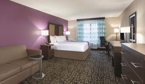 Deluxe Room, 1 King Bed, Accessible, Non Smoking (Mobility/Hearing Impaired Accessible)