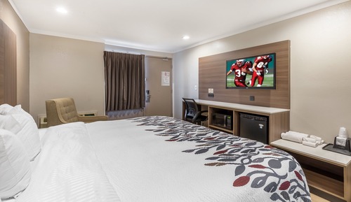 Deluxe Room, 1 King Bed, Accessible, Non Smoking