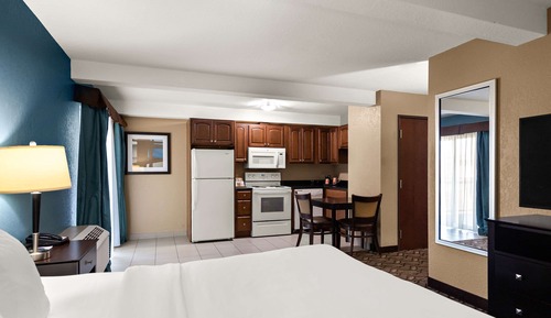 Suite, 1 King Bed, Accessible, Non Smoking