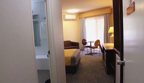 Deluxe Queen Room (Balcony Room)