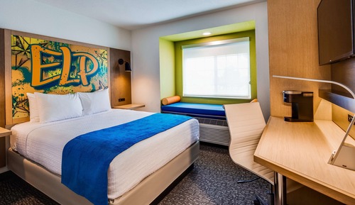 Standard Room, 1 King Bed, Non Smoking, Refrigerator