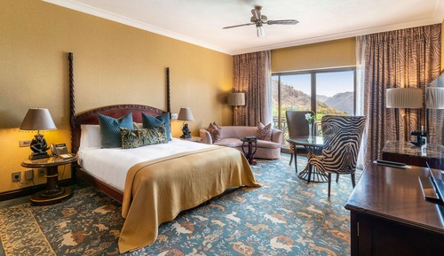 Superior Luxury Pool Facing Room