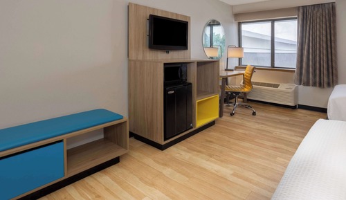 Room, 2 Double Beds, Non Smoking (Mobility Accessible, Roll In Shower)