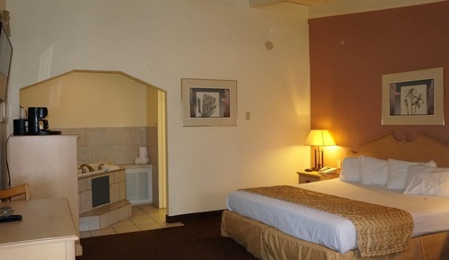 Suite, 1 King Bed, Non Smoking, Jetted Tub