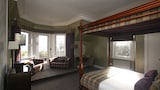 Four Poster Room