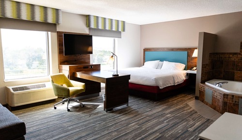Suite, 1 King Bed, Non Smoking