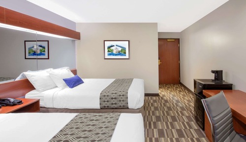 Room, 2 Queen Beds, Non Smoking