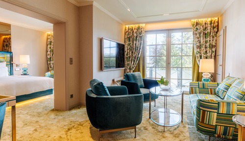 Suite, Lake View
