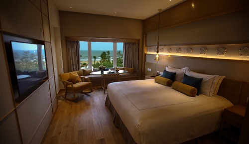 Deluxe Room, 1 King Bed, Sea View