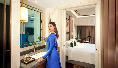 Deluxe Room, 1 King Bed, Pool View (King Bed)