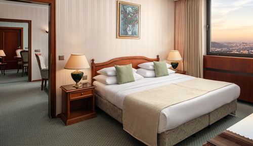 Suite (Panorama)