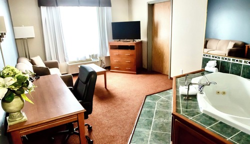 Suite, 1 Bedroom, Non Smoking (1 King Bed)